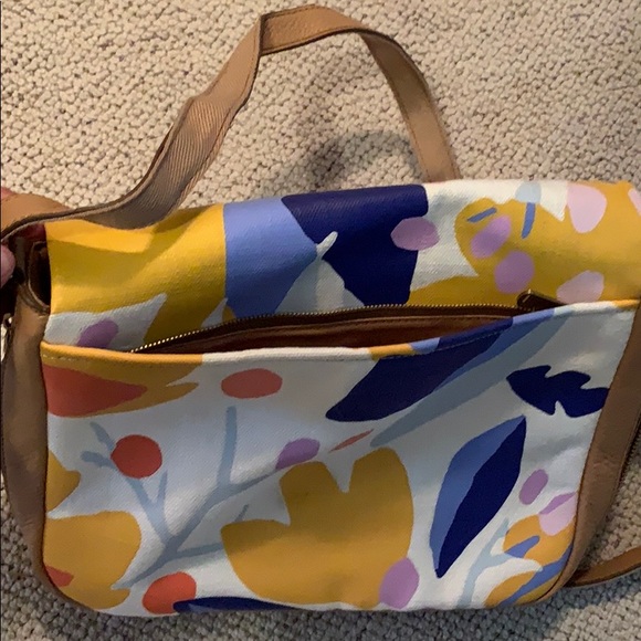 **NEW** Fossil floral purse - Picture 4 of 4